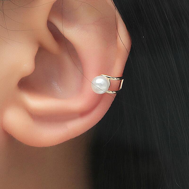 

1pc Faux Pearl Ear Cuff, Gold