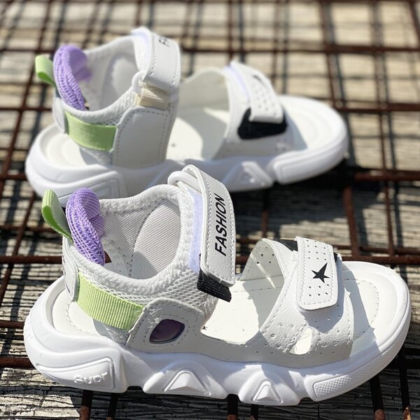

Toddler Girls Letter Graphic Perforated Detail Sandals, White