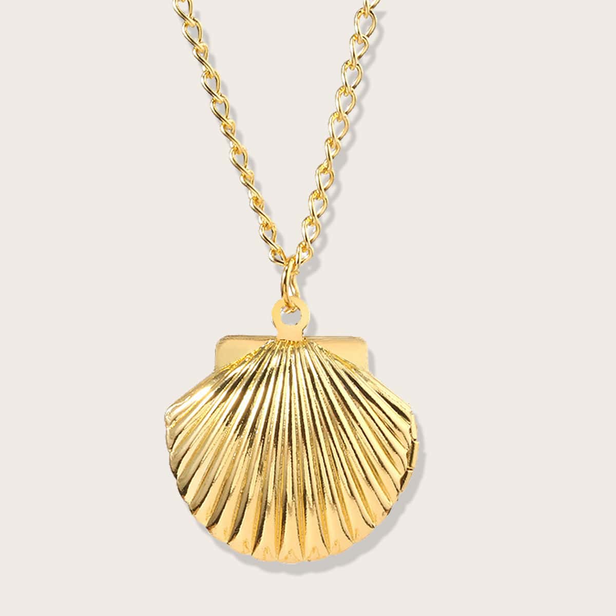 

Shell Pendant Necklace, Gold