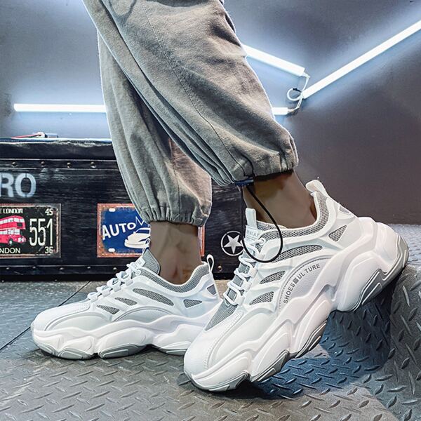 

Men Letter Graphic Lace-up Front Chunky Sneakers, White