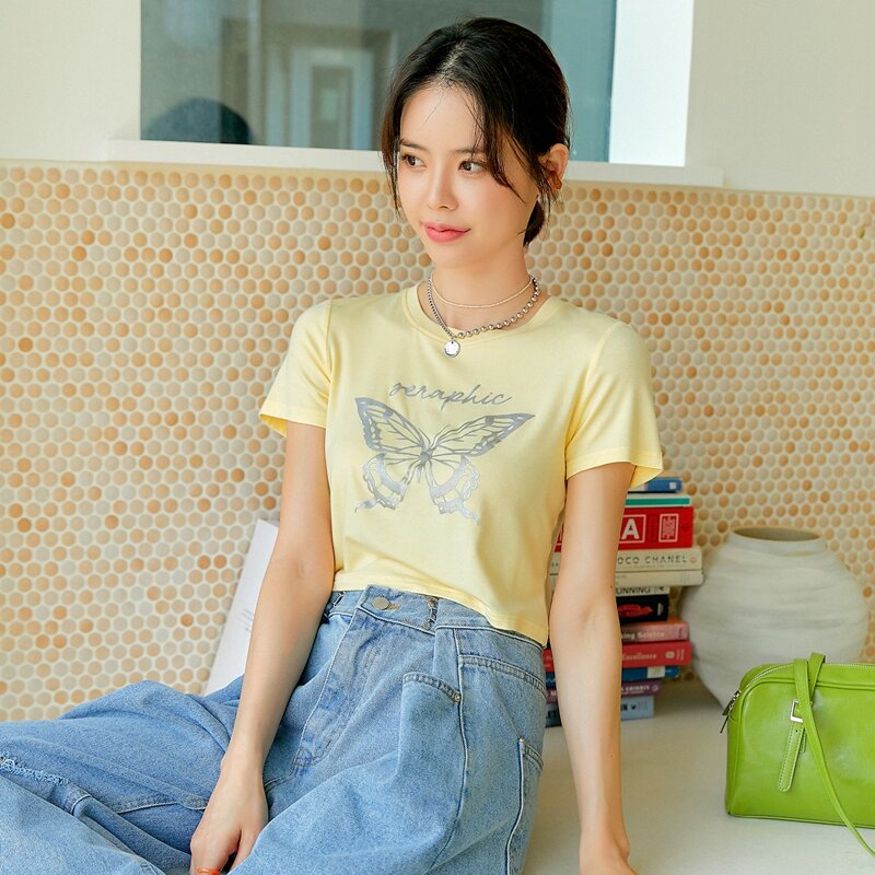 

Butterfly And Letter Graphic Crop Tee, Yellow