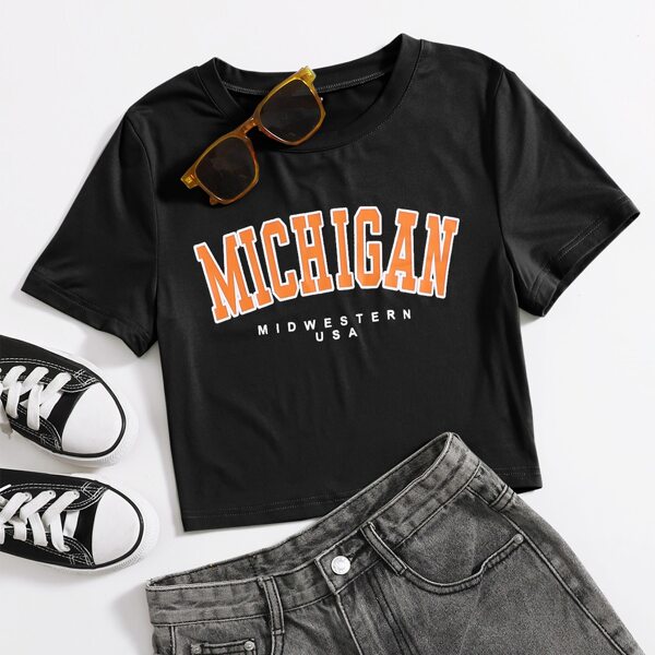 

Letter Graphic Crop Tee, Black