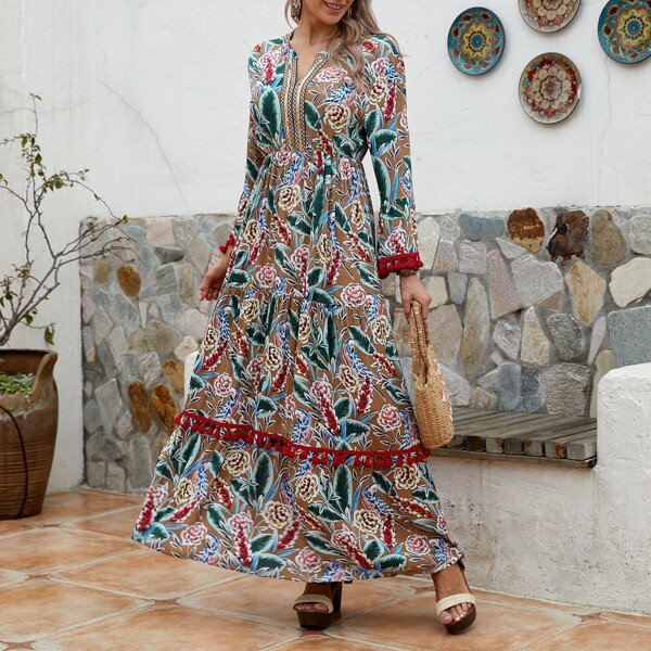 

Notch Neck Contrast Tassel Detail Floral Dress, Multicolor