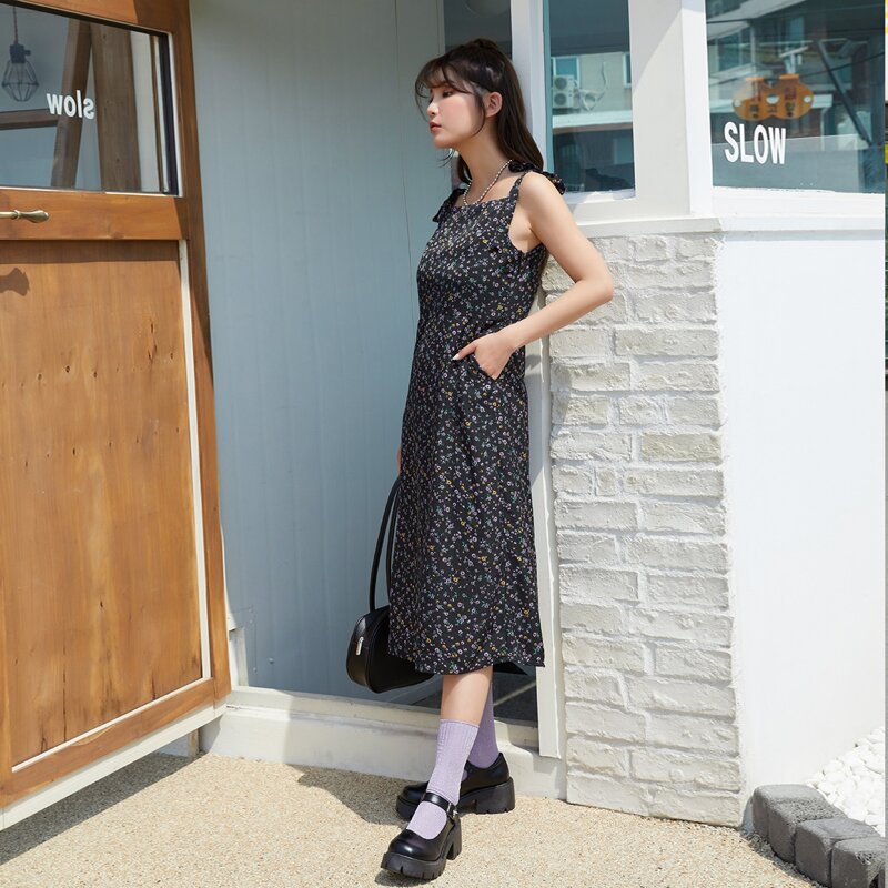 

Ditsy Floral Knotted Straps Dress, Black