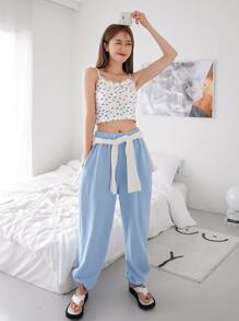 DAZY Ditsy Floral Contrast Lace Crop Cami Top - White - View 4