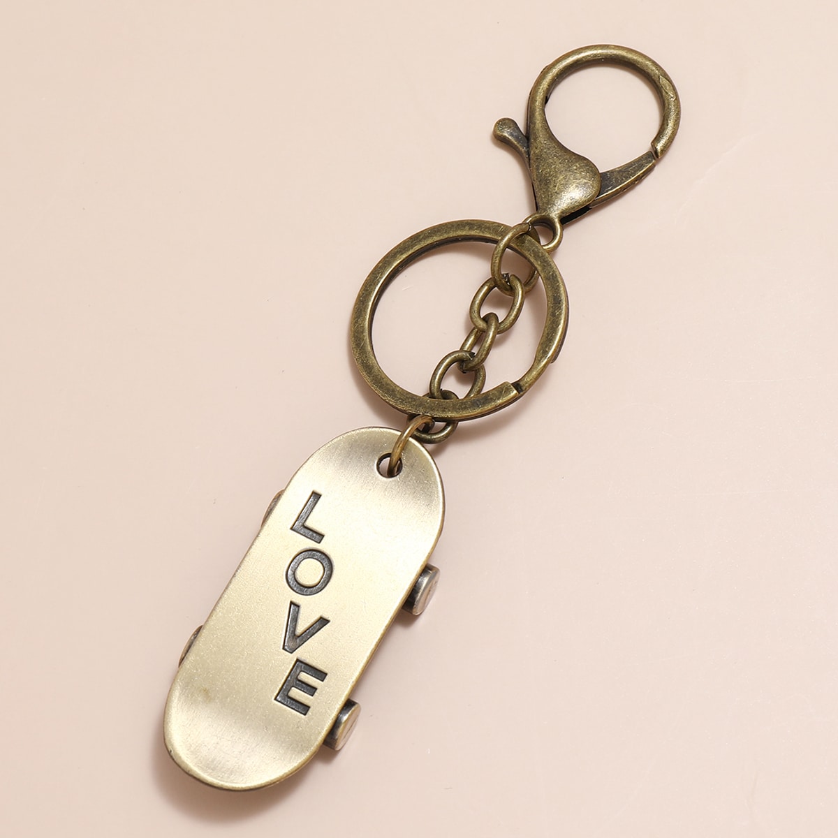 Брелок для мужчины. Подарочные брелки для мужчин. Брелок мяч футбольный. Брелок мужской. Брелок.