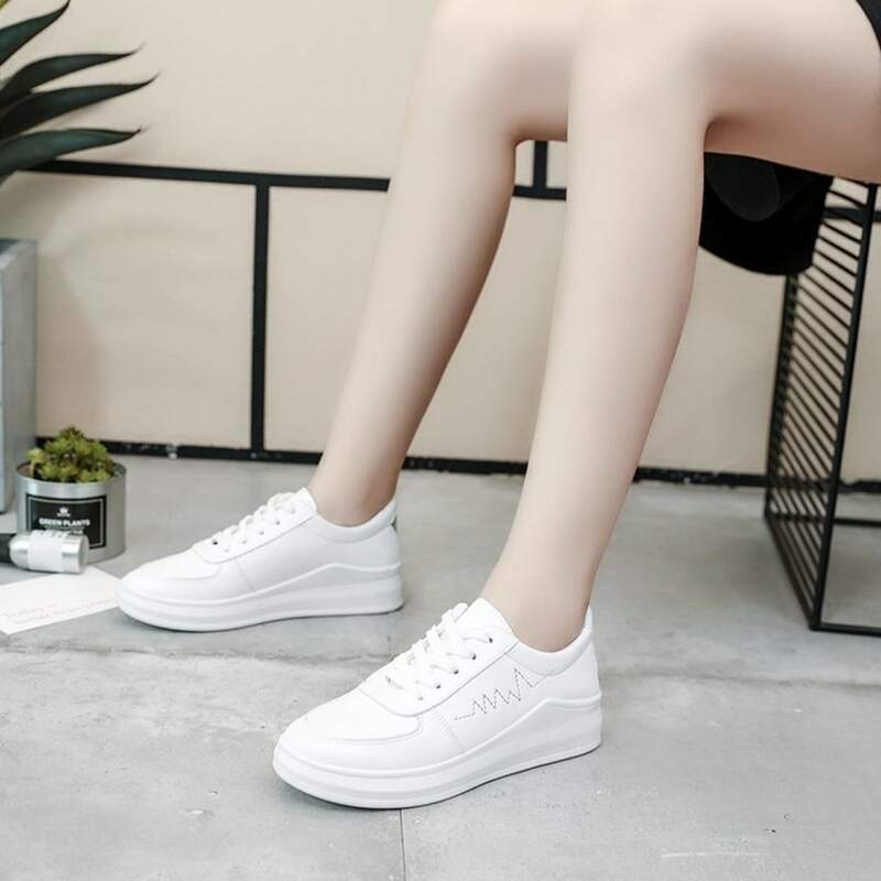 

Lace-up Front Skate Shoes, White