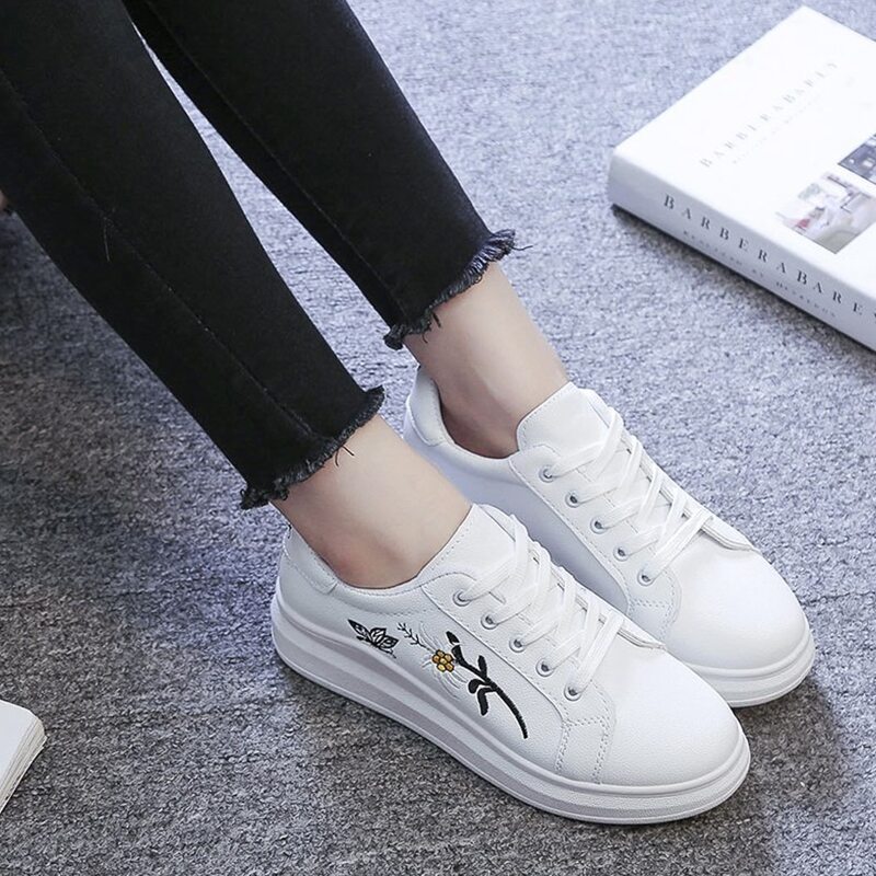 

Floral Embroidery Lace-up Skate Shoes, Black