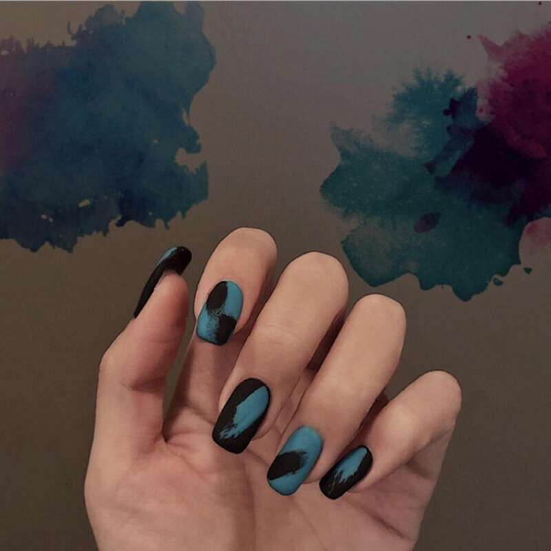 

24pcs Colorblock Fake Nail, Multicolor