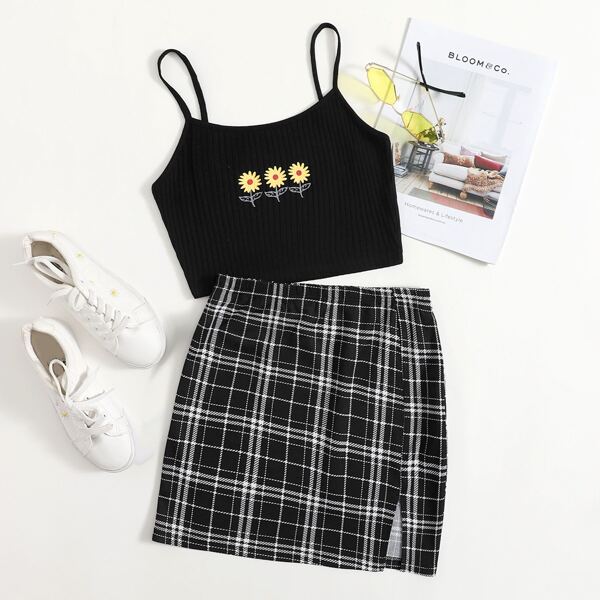 

Plus Floral Cami Top & Plaid Split Hem Skirt, Black