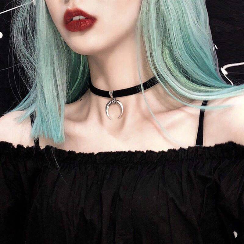 Moon Decor Choker, Black