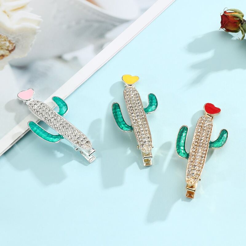 

2pcs Random Rhinestone Decor Cactus Design Hair Clip, Multicolor