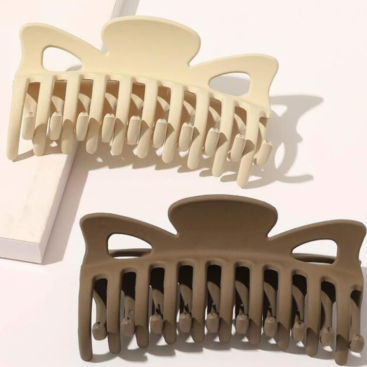 

2pcs Solid Hair Claw, Multicolor