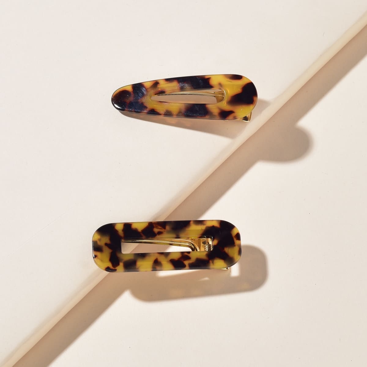 

2pcs Tortoiseshell Hair Clip, Multicolor
