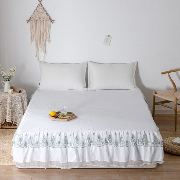 

Graphic Print Mesh Bed Skirt, White