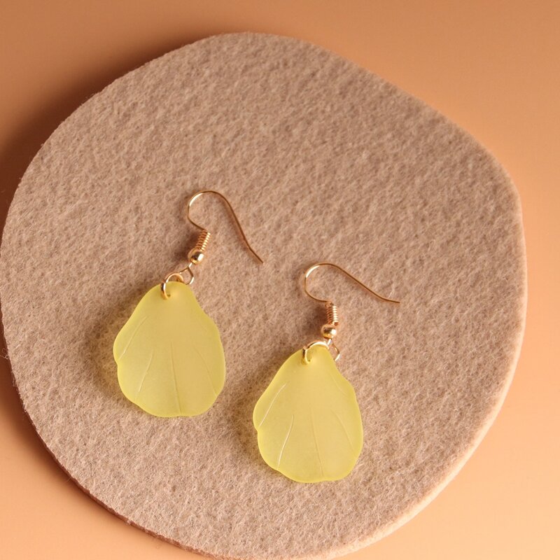 

Clear Drop Earrings, Yellow