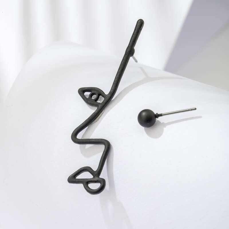

Figure Stud Earrings, Black