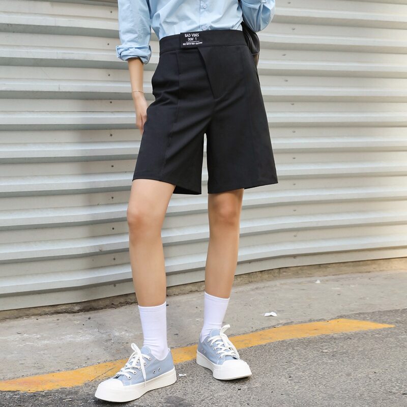 

Letter Graphic Wide Leg Shorts, Black
