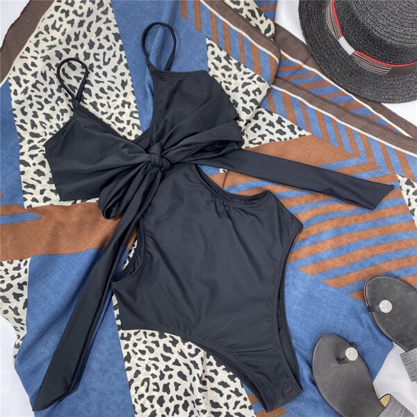

Cut Out Twist One Piece Swimsuit, Black