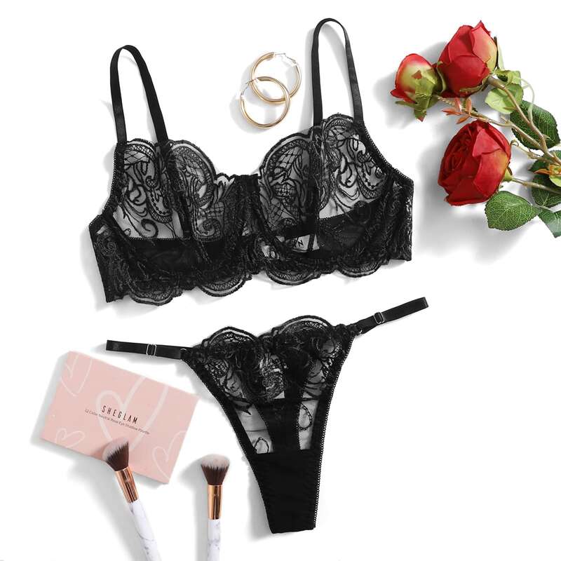 

Floral Lace Underwire Lingerie Set, Black