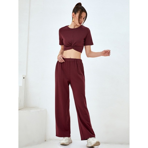 

Twist Front Crop Tee With Sweatpants, Maroon