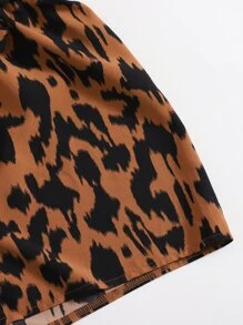 SHEIN VCAY 單肩上衣和圖案腰帶短褲 - 彩色 - 查看 5