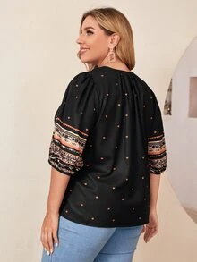 SHEIN لباس علوي بربطة عنق وبطباعة قلب مقاس كبير