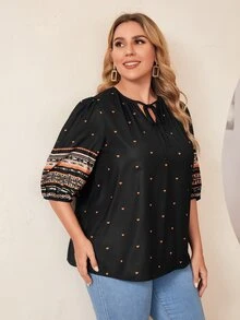 SHEIN لباس علوي بربطة عنق وبطباعة قلب مقاس كبير
