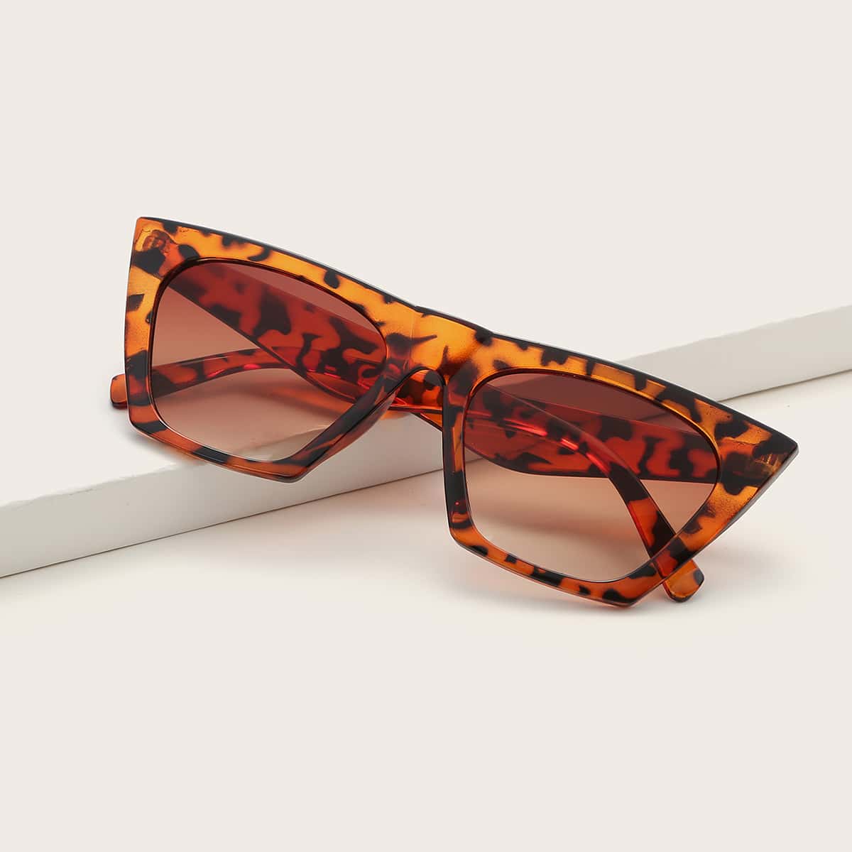 

Acrylic Frame Tinted Lens Sunglasses