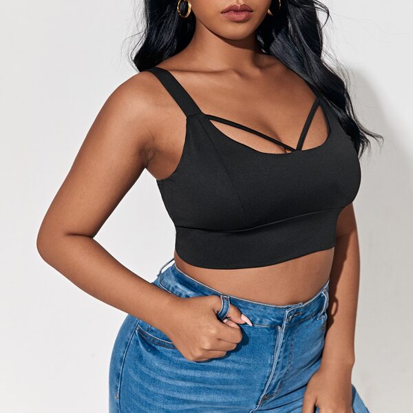 

Plus Cutout Detail Crop Sports Bra, Black