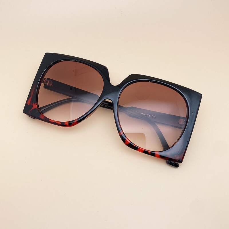 

Oversized Frame Sunglasses