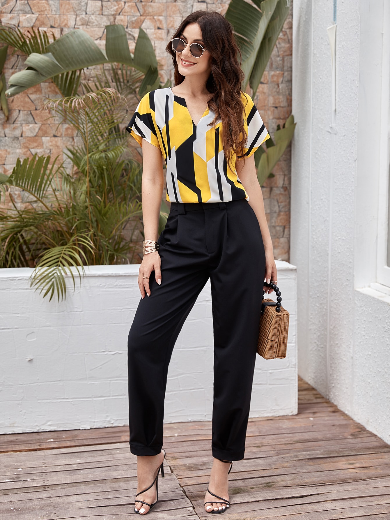 SHEIN Clasi توب بأكمام دولمان وياقة حرف V