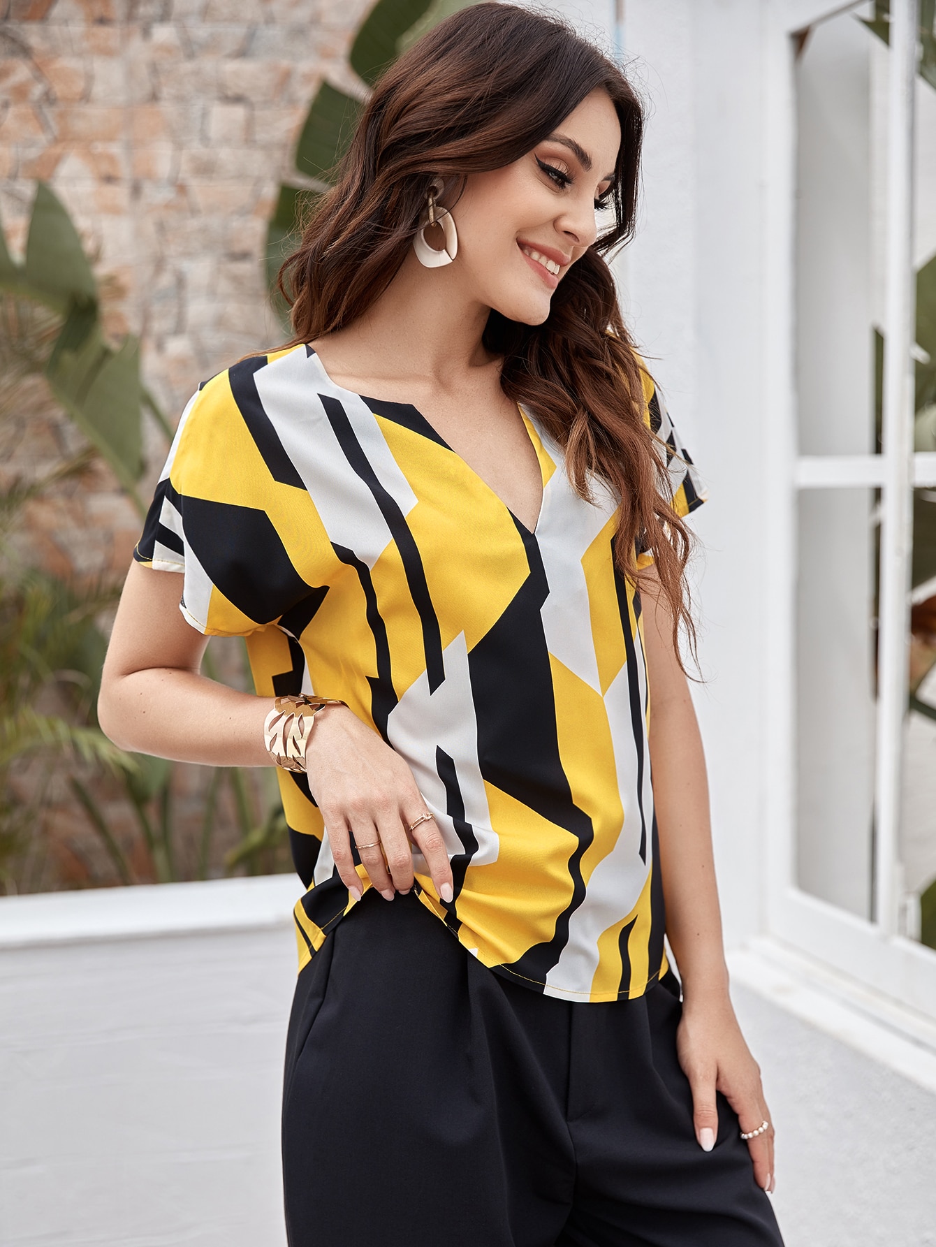 SHEIN Clasi توب بأكمام دولمان وياقة حرف V