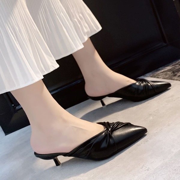 

Minimalist Knot Design Point Toe Mules, Black