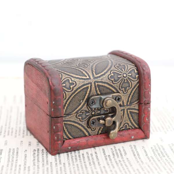 

1pc Treasure Box Decoration, Multicolor