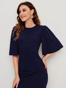 Mulvari Vestido bajo con abertura de espalda con ojal de manga mariposa - Azul Marino - Ver 3
