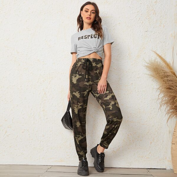 

Letter Graphic Top & Camo Joggers Set, Multicolor