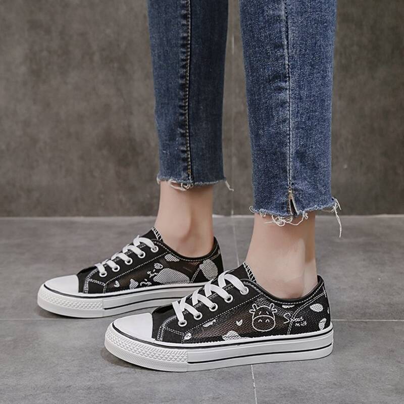 

Cartoon Cow Lace-up Mesh Sneakers, Black