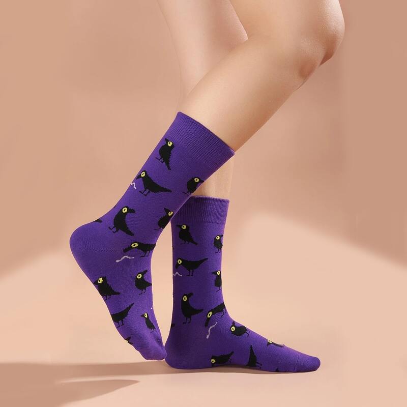 

Carrot Graphic Crew Socks, Purple