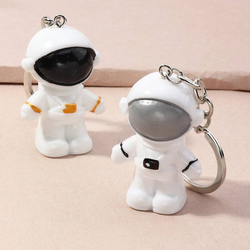 2pcs Astronaut Keychain, White