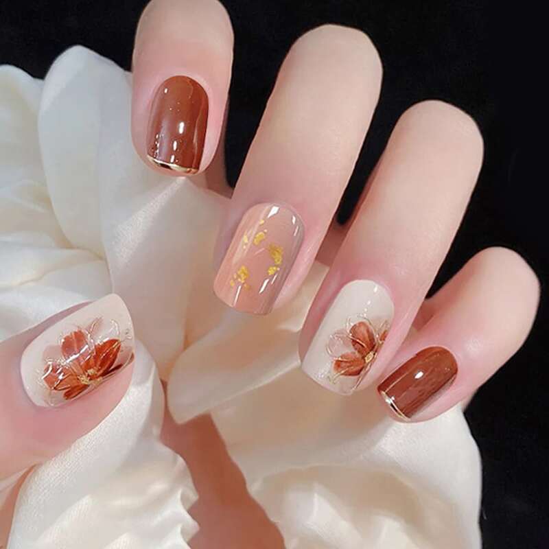 

24pcs Floral Fake Nail, Multicolor