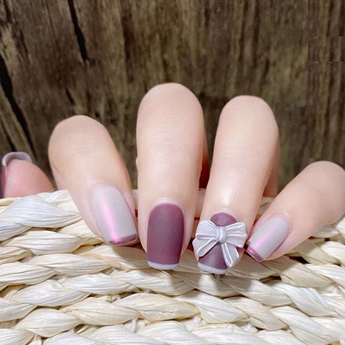 

24pcs Bow Fake Nail, Multicolor