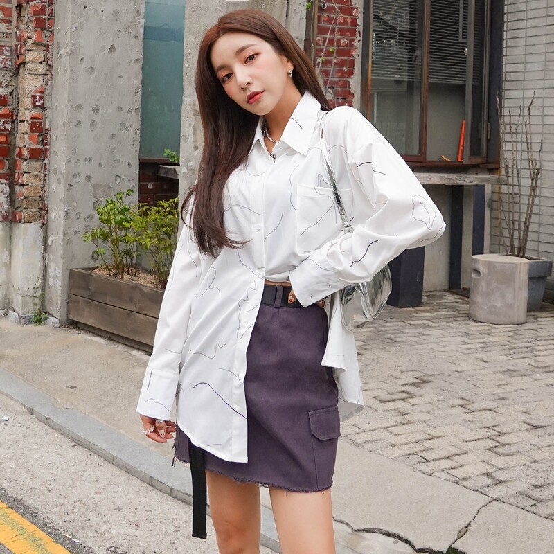 

Graphic Print Drop Shoulder Tunic Blouse, White
