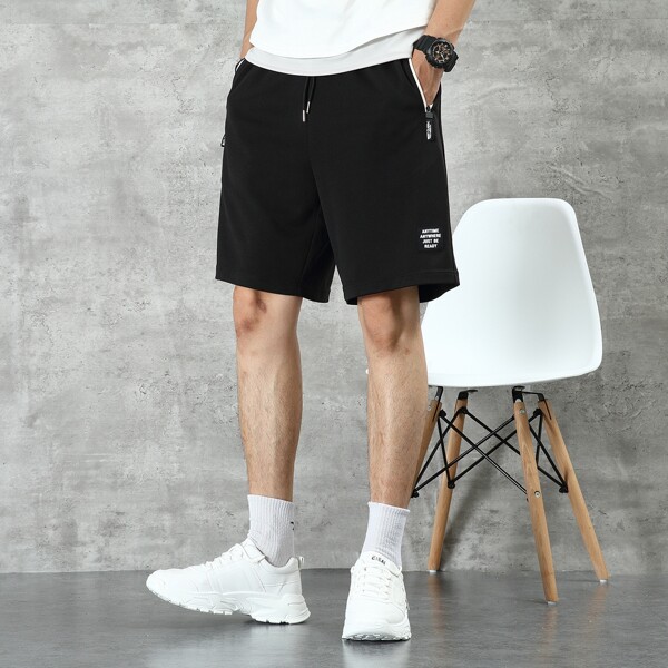 

Men Letter Patched Zipper Pocket Drawstring Shorts, Black