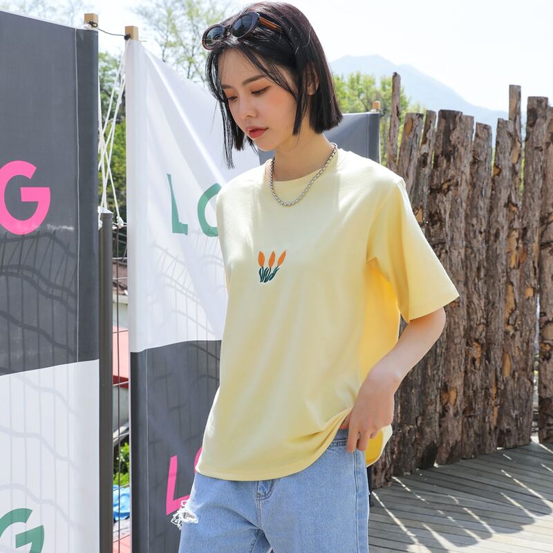 

Floral Embroidery Crew Neck Tee, Yellow