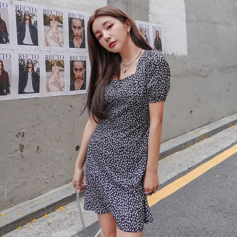 

Ditsy Floral Sweetheart Neck Tie Back Dress, Black