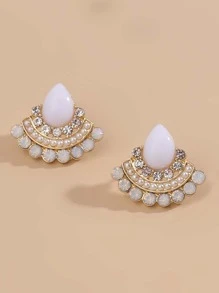 假珍珠細節的扇形耳環