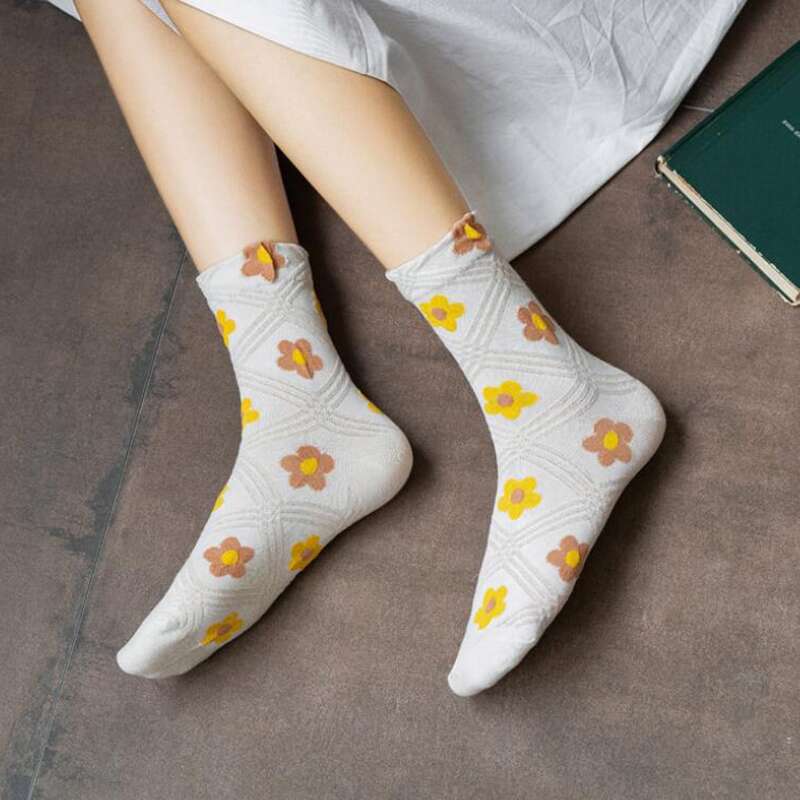 

Flower Print Crew Socks, Beige