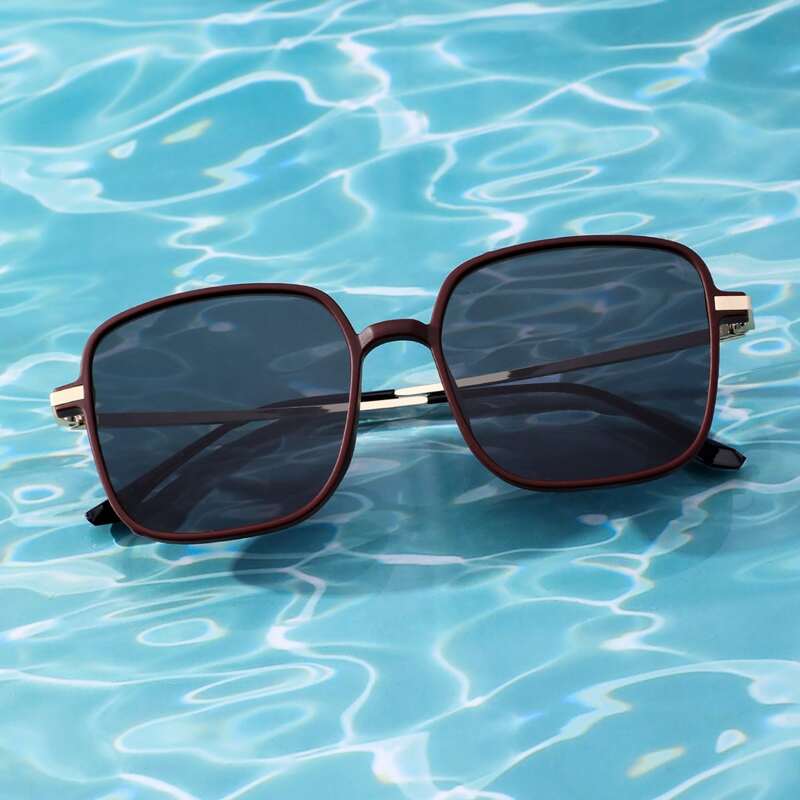 

Guys Square Frame Sunglasses, Grey