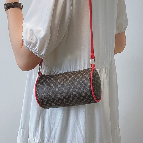 

Graphic Shoulder Bag, Brown